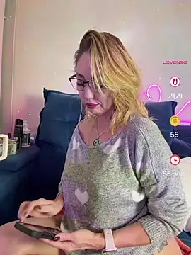 Snapshot of RAIRAsexy chatting on 07/07/26, 11:42 RAIRAsexy online show from 07/07/26, 11:42