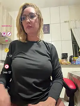 Snapshot of RAIRAsexy chatting on 07/14/26, 02:05 RAIRAsexy online show from 07/14/26, 02:05