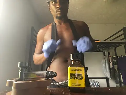 Snapshot of KannonBoom36 chatting on 09/27/25, 04:12 KannonBoom36 online show from 09/27/25, 04:12