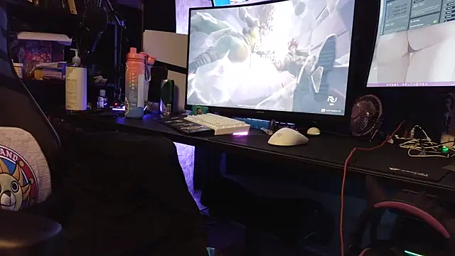 Snapshot of risque_crochet chatting on 11/30/25, 09:57 risque crochet online show from 11/30/25, 09:57