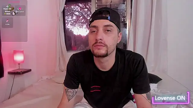 Snapshot of Pleasure_Vibes23 chatting on 02/26/25, 09:05 Pleasure Vibes23 online show from 02/26/25, 09:05