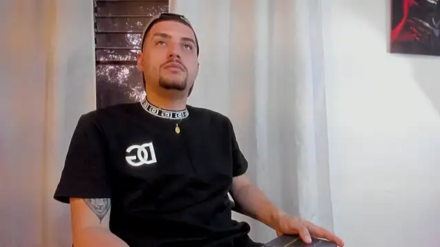 Snapshot of Pleasure_Vibes23 chatting on 09/08/25, 10:09 Pleasure Vibes23 online show from 09/08/25, 10:09