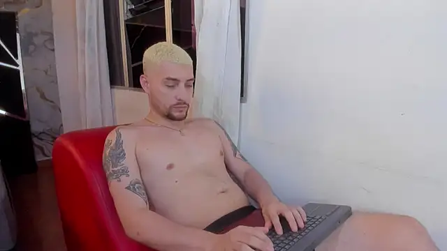 Snapshot of Pleasure_Vibes23 chatting on 09/27/25, 09:42 Pleasure Vibes23 online show from 09/27/25, 09:42