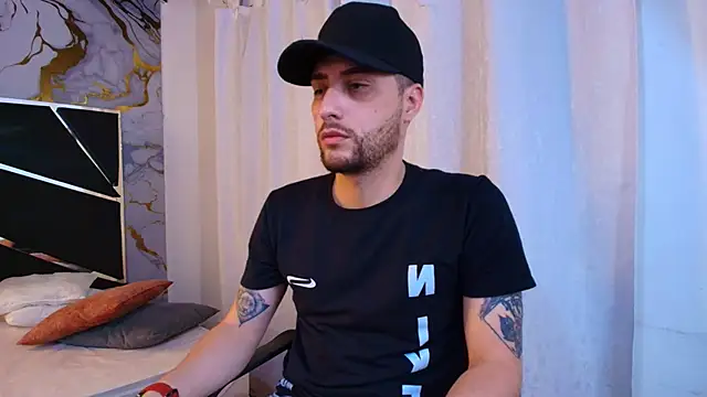 Snapshot of Pleasure_Vibes23 chatting on 10/21/25, 09:48 Pleasure Vibes23 online show from 10/21/25, 09:48