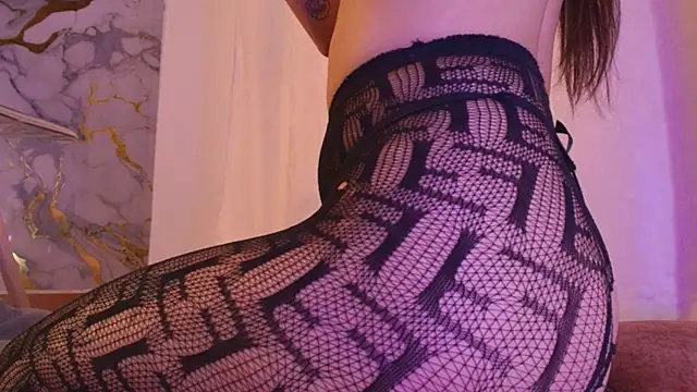 Snapshot of Pleasure_Vibes23 chatting on 10/26/25, 01:22 Pleasure Vibes23 online show from 10/26/25, 01:22