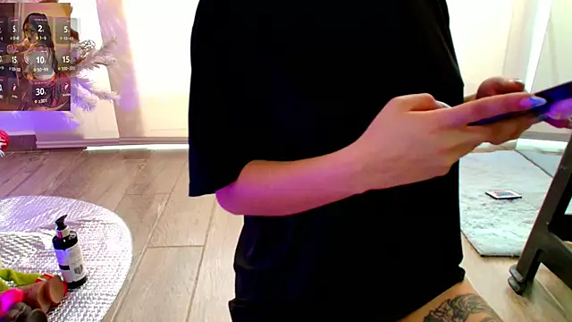 Snapshot of Pleasure_Vibes23 chatting on 11/21/25, 01:54 Pleasure Vibes23 online show from 11/21/25, 01:54