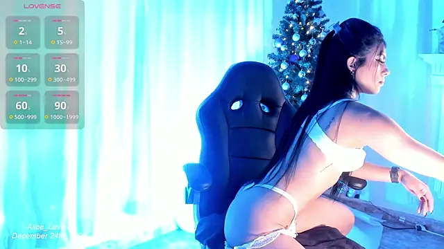 Snapshot of Alicee_Levine chatting on 12/26/24, 09:26 Alicee Levine online show from 12/26/24, 09:26