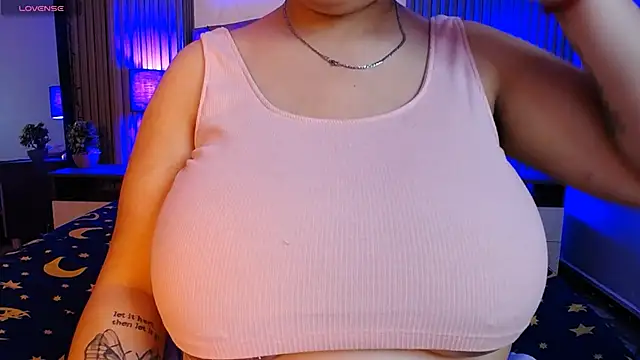 Snapshot of dafne_hss chatting on 12/23/24, 02:28 dafne hss online show from 12/23/24, 02:28