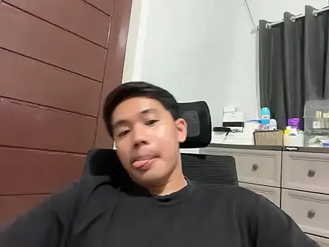kevinthehottest online show from 10/03/25, 06:49