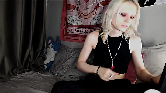 Alien Bella online show from 05/13/26, 11:11