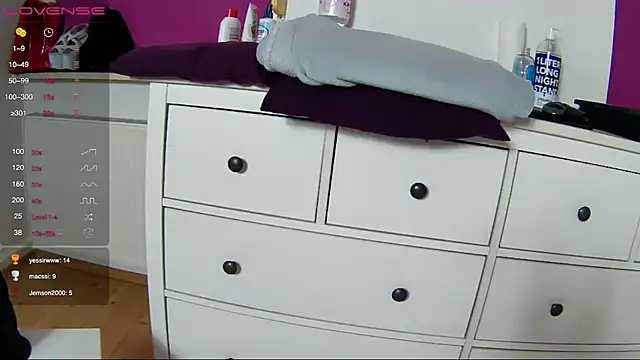 Snapshot of Latina_daily chatting on 01/10/25, 03:37 Latina daily online show from 01/10/25, 03:37