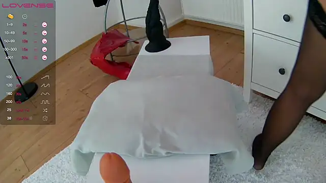 Snapshot of Latina_daily chatting on 02/05/25, 02:37 Latina daily online show from 02/05/25, 02:37