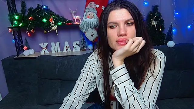 Snapshot of MilaLoona chatting on 12/23/24, 10:32 MilaLoona online show from 12/23/24, 10:32