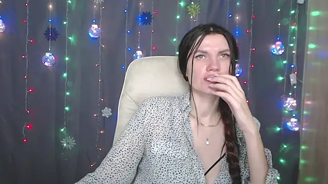 Snapshot of MilaLoona chatting on 01/07/25, 04:16 MilaLoona online show from 01/07/25, 04:16