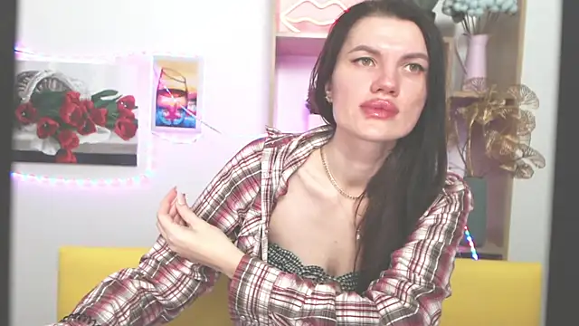 Snapshot of MilaLoona chatting on 01/18/25, 10:39 MilaLoona online show from 01/18/25, 10:39