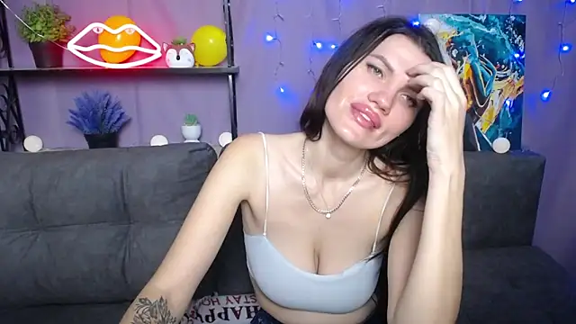 Snapshot of MilaLoona chatting on 01/27/25, 01:19 MilaLoona online show from 01/27/25, 01:19