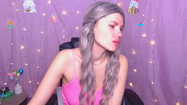 Snapshot of MilaLoona chatting on 04/09/26, 06:13 MilaLoona online show from 04/09/26, 06:13