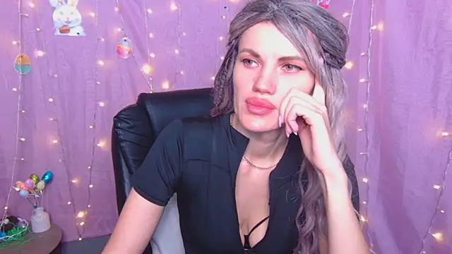 Snapshot of MilaLoona chatting on 04/10/26, 06:07 MilaLoona online show from 04/10/26, 06:07