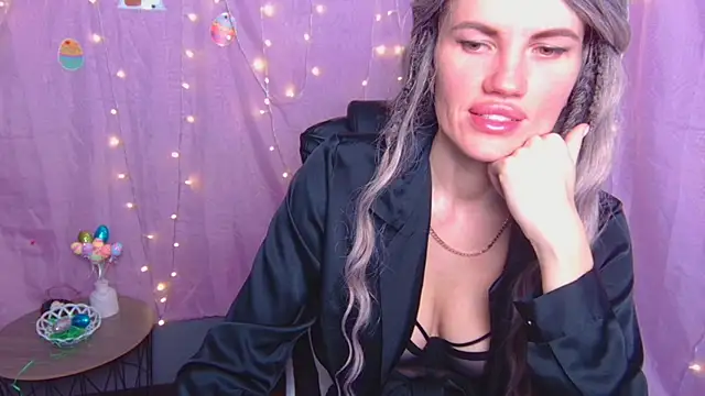 Snapshot of MilaLoona chatting on 04/11/26, 06:40 MilaLoona online show from 04/11/26, 06:40