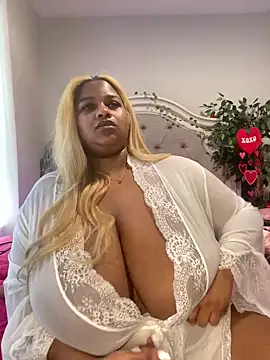 BigFineSelena online show from 02/05/25, 07:20