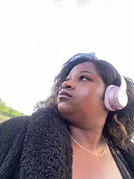 BigFineSelena online show from 05/04/26, 12:01