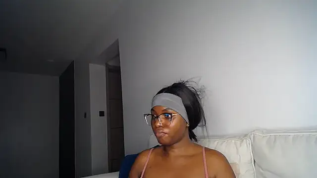 Pretty Liya08 online show from 04/30/26, 08:57