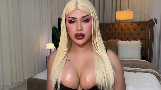 Snapshot of Your_Majesty_Tyra chatting on 02/28/25, 07:48 Your Majesty Tyra online show from 02/28/25, 07:48