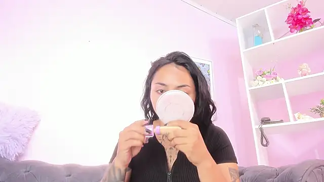 miss soffi  online show from 05/16/26, 12:15