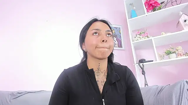 miss soffi  online show from 06/25/26, 06:23