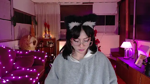 Snapshot of Aquamarinebubble chatting on 10/29/25, 02:25 Aquamarinebubble online show from 10/29/25, 02:25