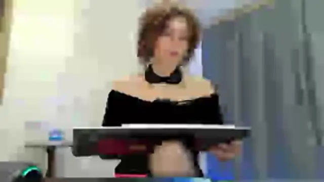 Snapshot of elenaza chatting on 06/05/26, 05:29 elenaza online show from 06/05/26, 05:29