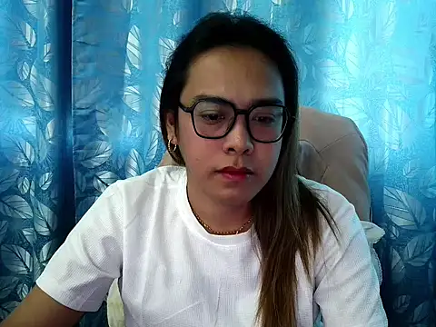 Snapshot of Your_PrettyGirlxxx chatting on 11/06/25, 06:14 Your PrettyGirlxxx online show from 11/06/25, 06:14