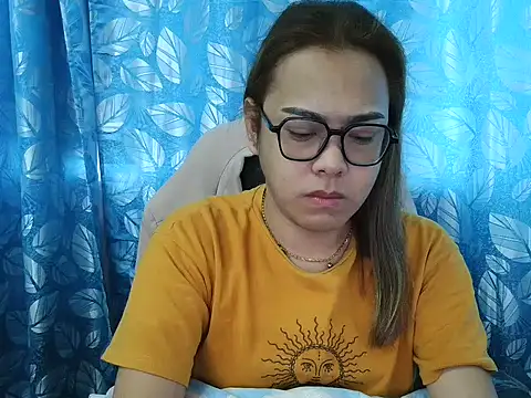 Snapshot of Your_PrettyGirlxxx chatting on 11/19/25, 05:40 Your PrettyGirlxxx online show from 11/19/25, 05:40