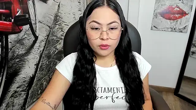 Hana    online show from 11/15/25, 12:19