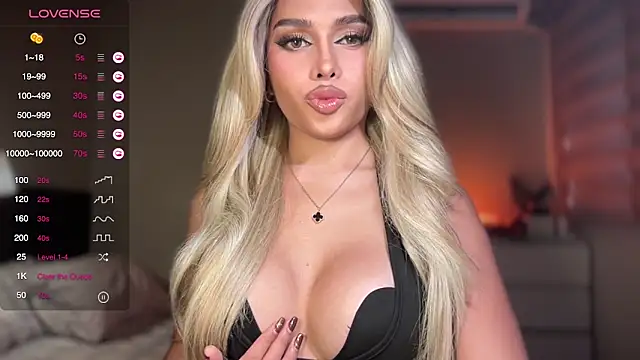 Snapshot of Judi_Abas chatting on 10/04/25, 11:36 Judi Abas online show from 10/04/25, 11:36