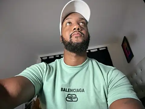 Snapshot of blackdrey18 chatting on 06/19/26, 12:37 blackdrey18 online show from 06/19/26, 12:37