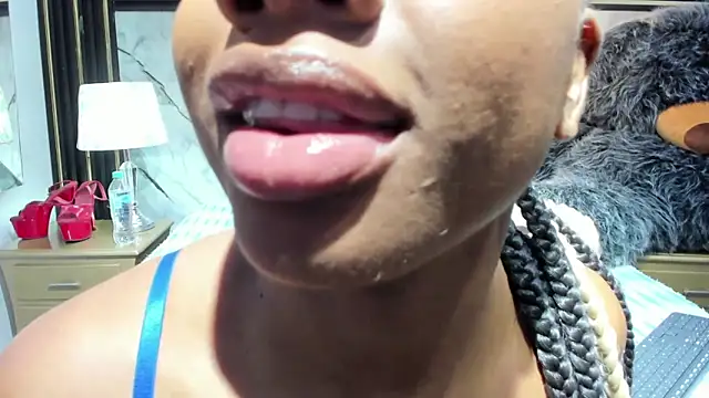 Niyirey1 online show from 06/17/26, 01:01