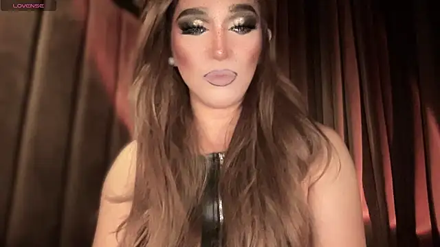 Snapshot of Lo_la_69 chatting on 11/28/25, 04:26 Lo la 69 online show from 11/28/25, 04:26