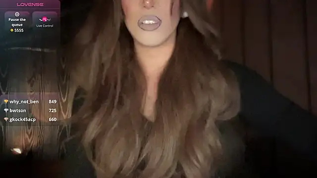 Snapshot of Lo_la_69 chatting on 12/05/25, 04:21 Lo la 69 online show from 12/05/25, 04:21