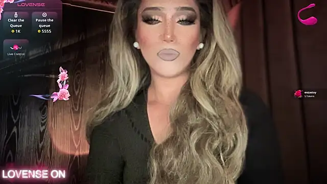 Snapshot of Lo_la_69 chatting on 01/12/26, 05:56 Lo la 69 online show from 01/12/26, 05:56