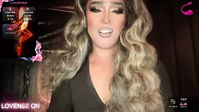 Snapshot of Lo_la_69 chatting on 02/14/26, 08:22 Lo la 69 online show from 02/14/26, 08:22