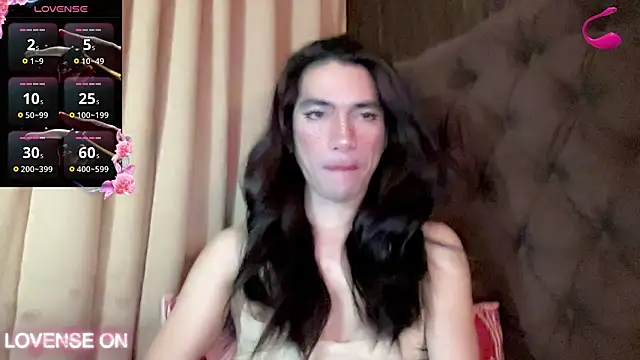 Snapshot of QUEEN_LILITH chatting on 06/18/26, 06:35 QUEEN LILITH online show from 06/18/26, 06:35