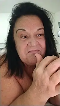 Yaya Mineira online show from 06/14/26, 02:24