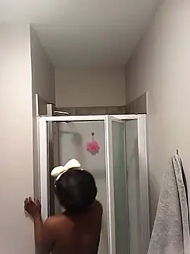 Snapshot of khonnieyouslut chatting on 04/05/26, 10:01 khonnieyouslut online show from 04/05/26, 10:01