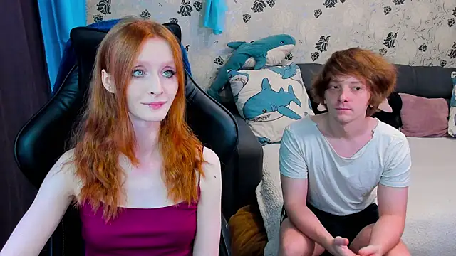 Snapshot of lakmsrrrmrrr chatting on 12/17/25, 10:32 lakmsrrrmrrr online show from 12/17/25, 10:32