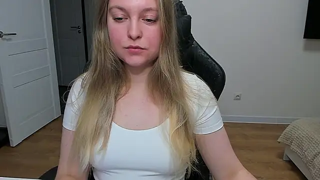 Snapshot of stacy_miracle chatting on 02/03/26, 04:12 stacy miracle online show from 02/03/26, 04:12