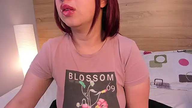 Snapshot of madelaine_blosson chatting on 03/20/26, 10:20 madelaine blosson online show from 03/20/26, 10:20