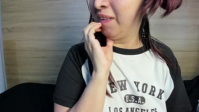 madelaine blosson online show from 07/24/26, 10:46