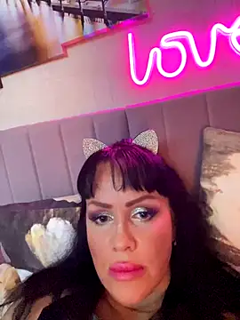 Snapshot of Lolaley2 chatting on 11/05/25, 09:20 Lolaley2 online show from 11/05/25, 09:20