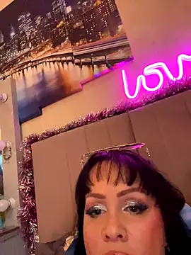 Snapshot of Lolaley2 chatting on 12/17/25, 09:59 Lolaley2 online show from 12/17/25, 09:59